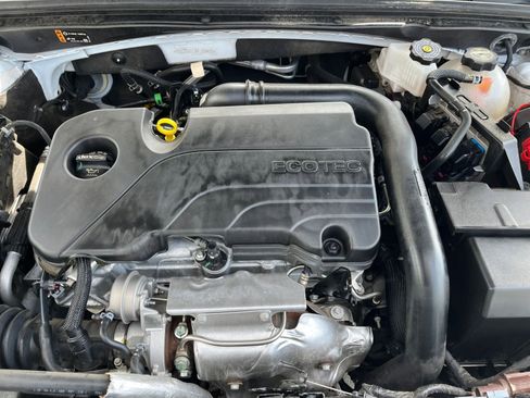 Used 2024 Chevrolet Malibu LT image 34