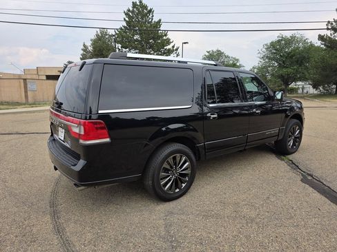 Used 2017 Lincoln Navigator L Select AWD/4WD image 8