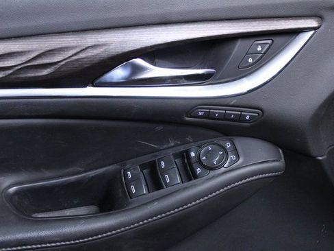 Used 2022 Buick Enclave Avenir image 13