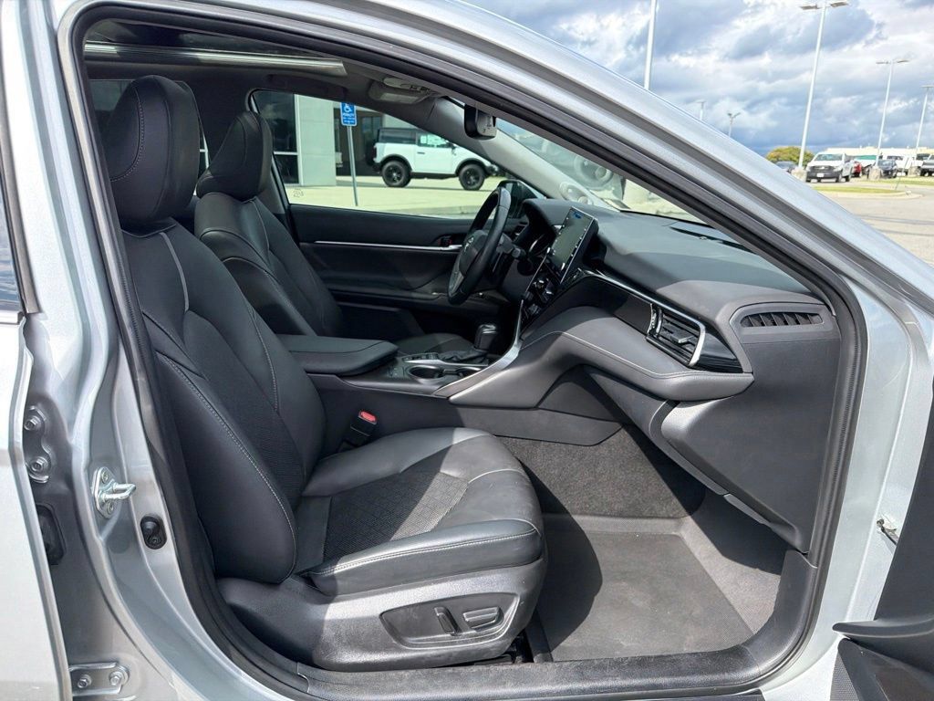 Used 2021 Toyota Camry XSE w/ Navigation Package FWD image 21