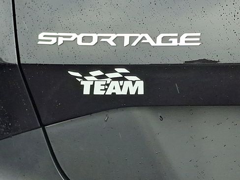 Used 2023 Kia Sportage LX image 32