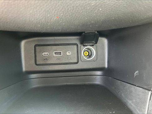 Used 2023 Chevrolet Equinox LT w/ Driver Convenience Package image 30