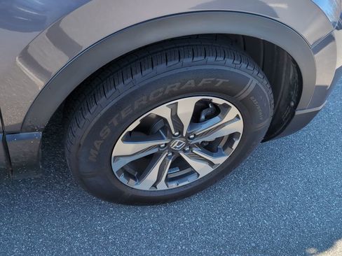 Used 2017 Honda CR-V LX image 9