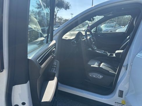 Used 2018 Porsche Macan image 13