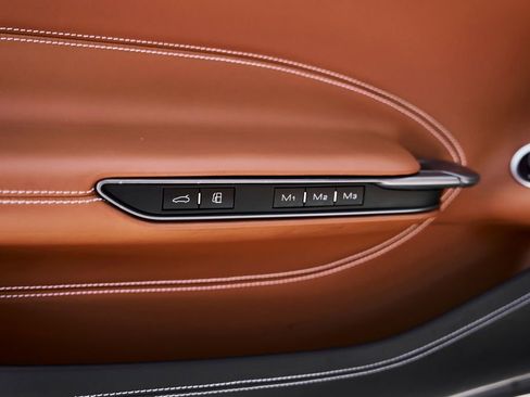 Used 2018 Ferrari GTC4Lusso image 36