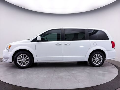 Used 2020 Dodge Grand Caravan SE FWD image 26
