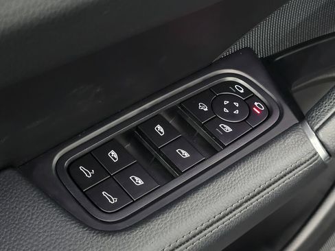 Certified 2023 Porsche Cayenne Platinum Edition AWD/4WD image 37