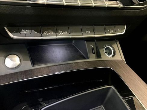 Certified 2025 Audi Q5 2.0T Premium image 33