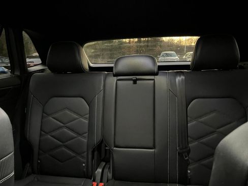 Used 2025 Volkswagen Atlas Cross Sport SE image 38