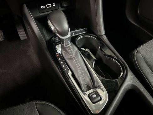 Certified 2022 Buick Encore GX Preferred w/ Cold Weather Comfort Package AWD/4WD image 15