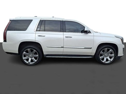 Used 2018 Cadillac Escalade Luxury image 7