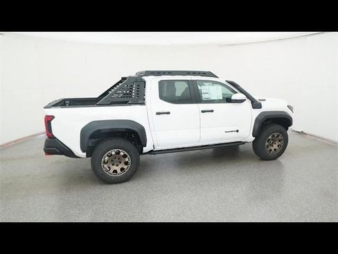 Used 2025 Toyota Tacoma Trailhunter image 10