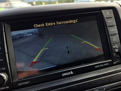 Used 2013 Chrysler Town & Country Touring image 22