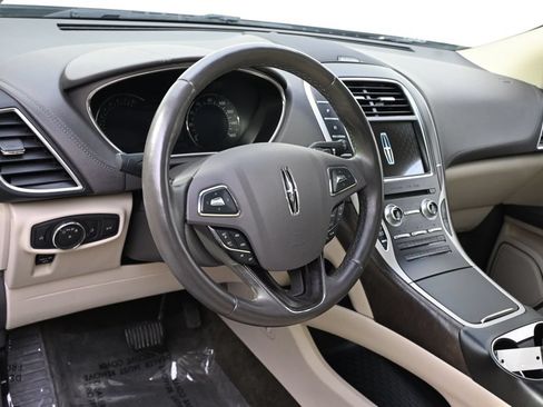 Used 2018 Lincoln MKX Reserve w/ Lincoln MKX Climate Package AWD/4WD image 11