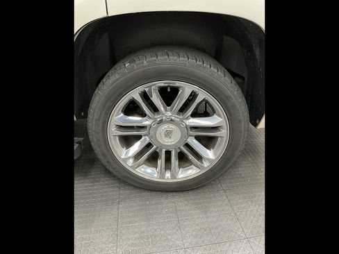 Used 2010 Cadillac Escalade Premium AWD/4WD image 43