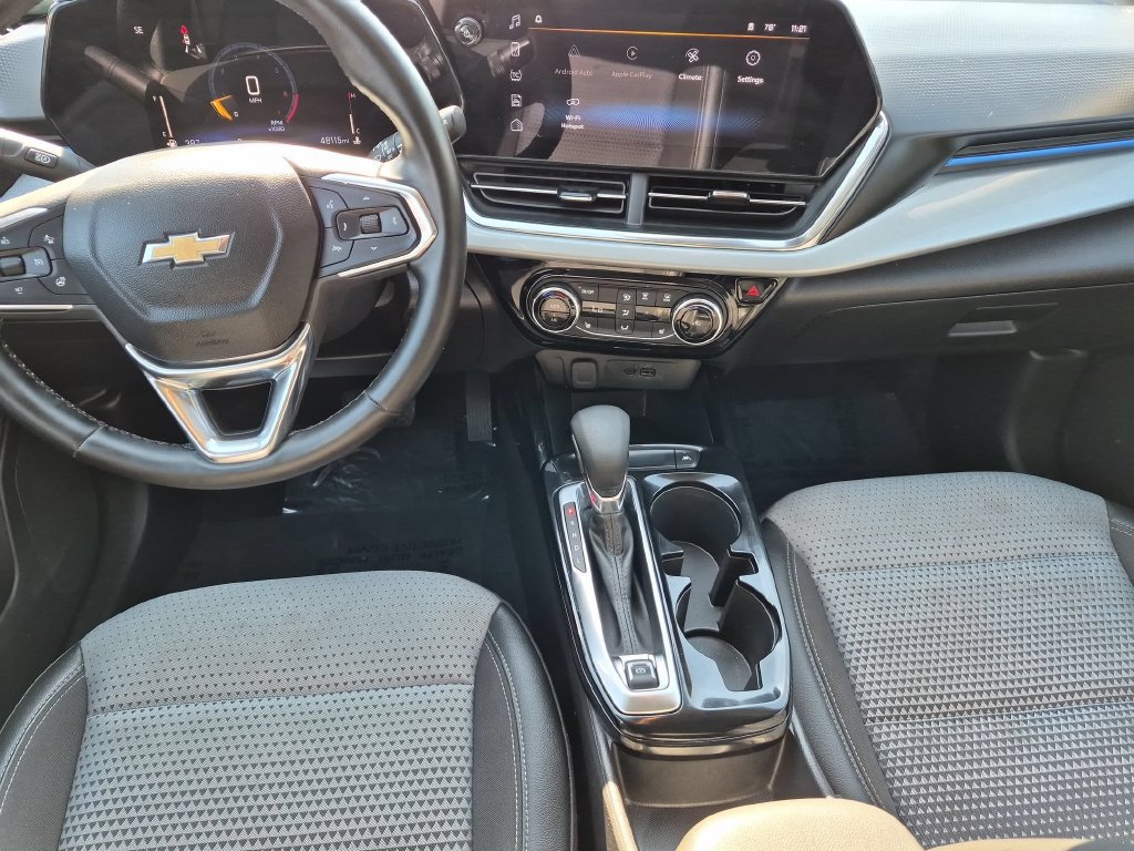 Used 2025 Chevrolet Trax LT w/ LT Convenience Package FWD image 21
