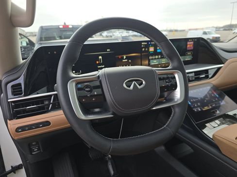 Used 2025 INFINITI QX80 Sensory image 13