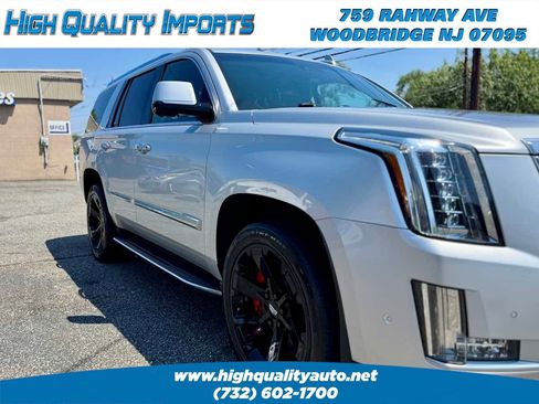 Used 2018 Cadillac Escalade Luxury AWD/4WD image 40