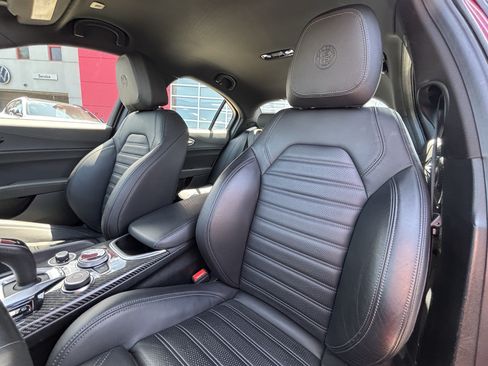 Certified 2023 Alfa Romeo Giulia Quadrifoglio RWD image 18
