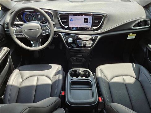 New 2027 Chrysler Pacifica Select FWD image 14