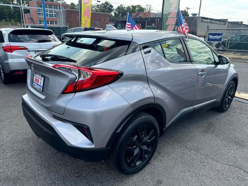 Used 2019 Toyota C-HR LE image 3