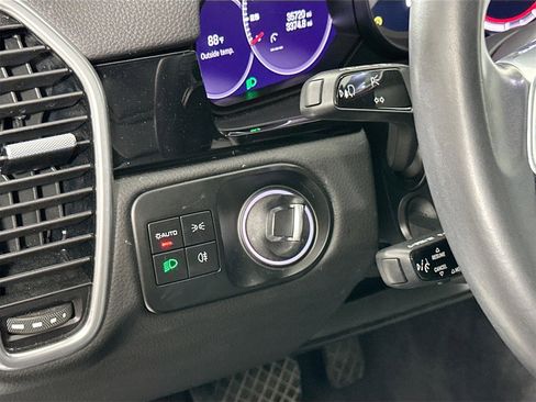 Certified 2023 Porsche Cayenne Coupe image 33