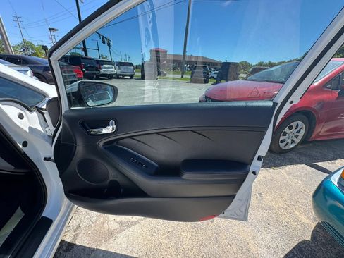 Used 2016 Kia Forte EX FWD image 25