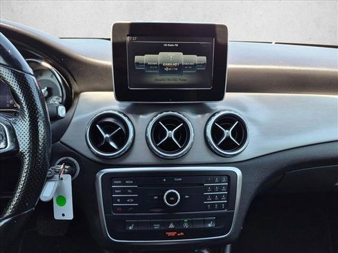 Used 2016 Mercedes-Benz GLA 250 image 8