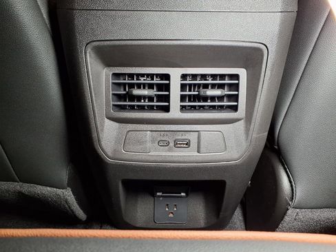 New 2026 GMC Canyon AT4 w/ AT4 Premium Package AWD/4WD image 13