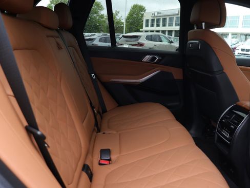 Used 2025 BMW X5 xDrive40i w/ M Sport Package AWD/4WD image 21