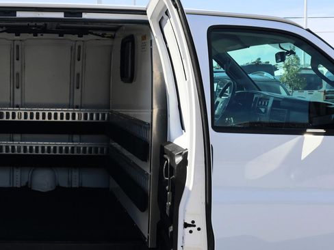 Used 2018 Chevrolet Express 2500 image 26