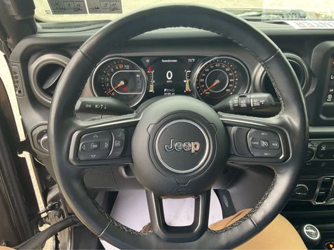 Used 2022 Jeep Wrangler Unlimited Sport AWD/4WD image 13
