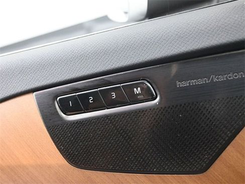 Used 2022 Volvo XC90 T8 Inscription Expression w/ Advanced Package image 30