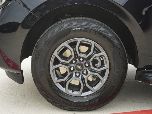 Used 2025 Ford Expedition Max Active AWD/4WD image 10