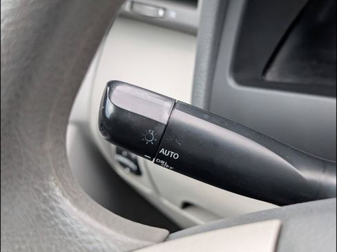 Used 2011 Toyota Camry LE FWD image 15