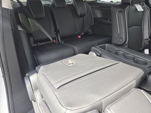 New 2026 Honda Odyssey Touring image 24