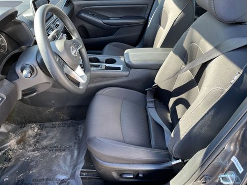 Used 2025 Nissan Altima 2.5 SV image 23