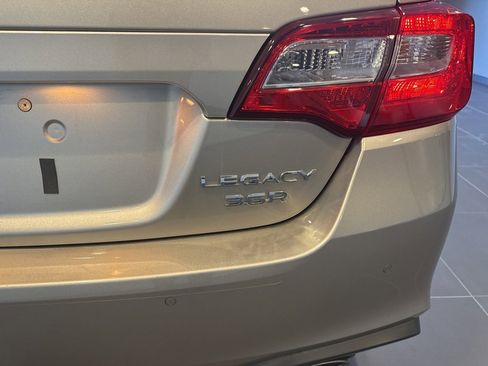 Used 2018 Subaru Legacy 3.6R Limited image 9