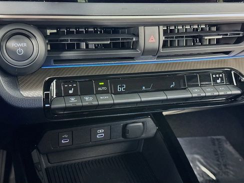 Used 2025 Toyota Prius XLE image 20