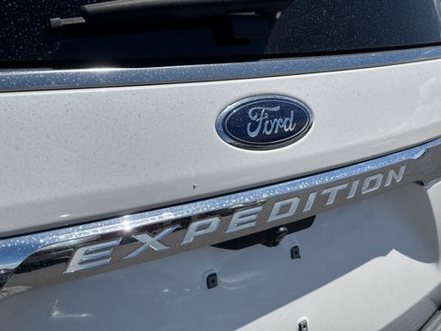 Used 2019 Ford Expedition Limited w/ Equipment Group 302A image 12