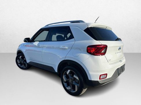 Used 2024 Hyundai Venue SEL image 6