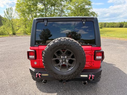 Used 2019 Jeep Wrangler Unlimited Sport S image 4