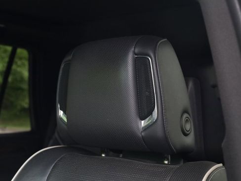 Used 2021 Cadillac Escalade Premium Luxury w/ LPO, Illumination Package image 21