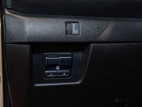 Used 2023 Chevrolet Colorado Trail Boss w/ Technology Package image 17