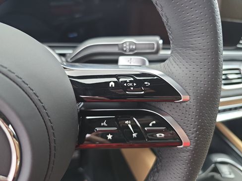 New 2026 Mercedes-Benz GLS 450 4MATIC image 19