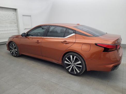 Used 2020 Nissan Altima 2.5 SR w/ Premium Package image 3