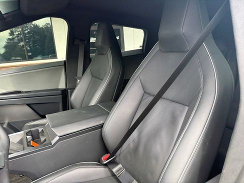 Used 2025 Tesla Cybertruck AWD Crew Cab image 2