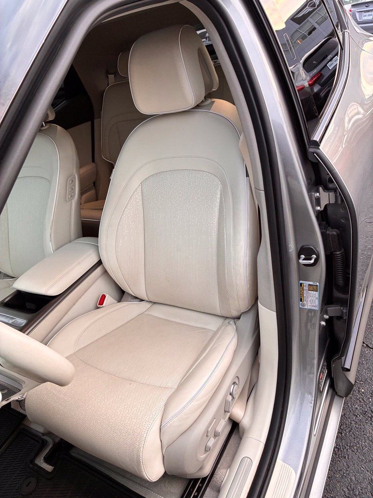 Used 2024 Genesis GV60 Advanced AWD/4WD image 20