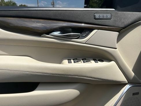 Used 2020 Cadillac Escalade ESV Premium Luxury AWD/4WD image 29