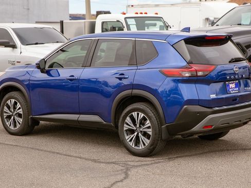 Used 2022 Nissan Rogue SV image 7